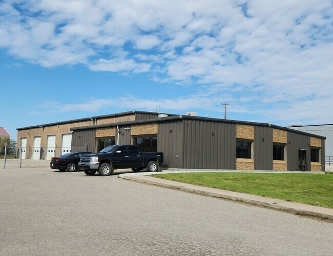 Plus de détails pour 308 56 St, Edson, AB - Industriel à vendre