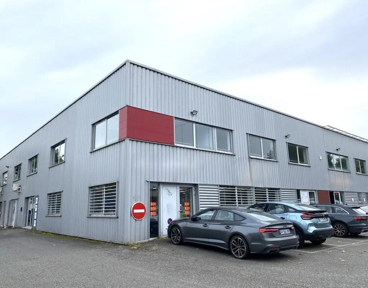 Office in Toulouse for lease - Building Photo - Image 1 of 9