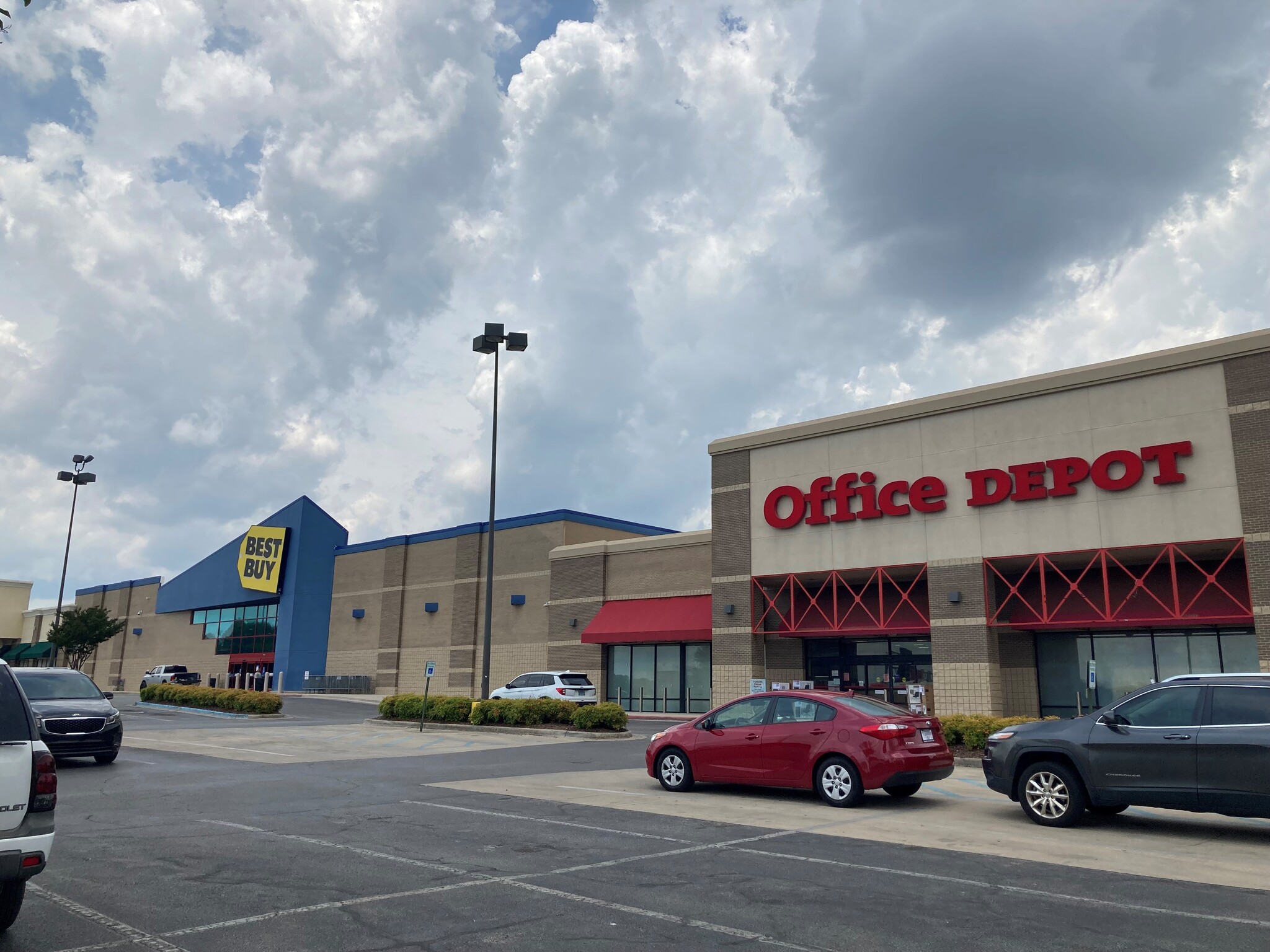 5850 University Dr NW, Huntsville, AL for lease Building Photo- Image 1 of 8