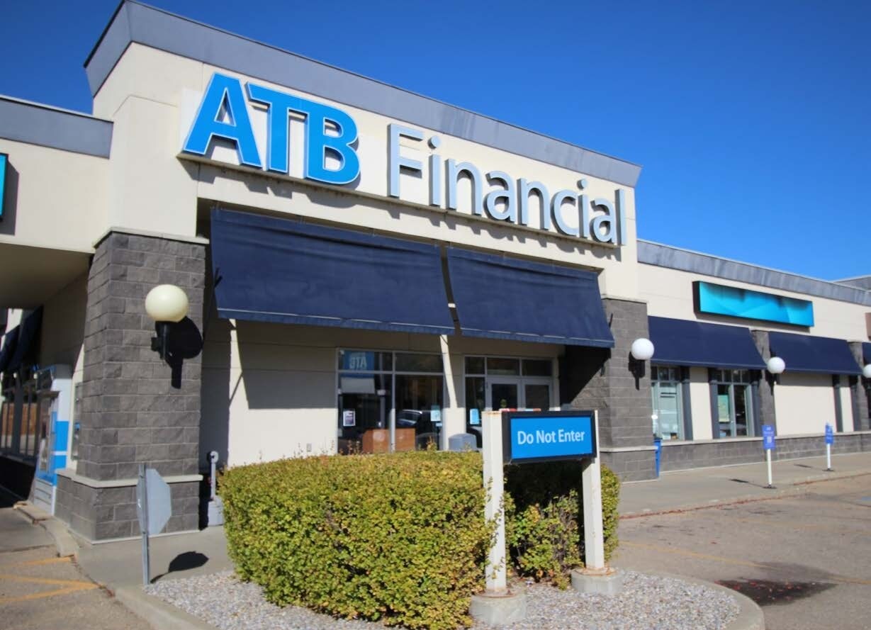 9964 99th Ave, Fort Saskatchewan, AB for lease Building Photo- Image 1 of 5