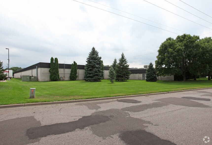 40 NE 77th Ave, Minneapolis, MN à vendre - Photo du bâtiment - Image 3 de 5