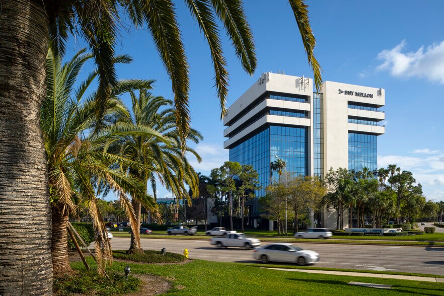 3300 Pga Blvd, Palm Beach Gardens, FL for lease - Building Photo - Image 1 of 18