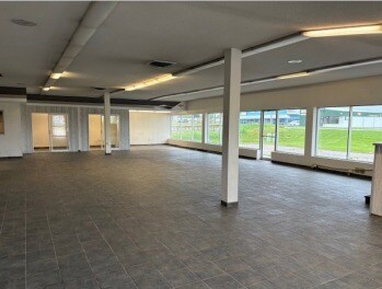 1418 1st St S, Willmar, MN à vendre - Photo intérieure - Image 3 de 9