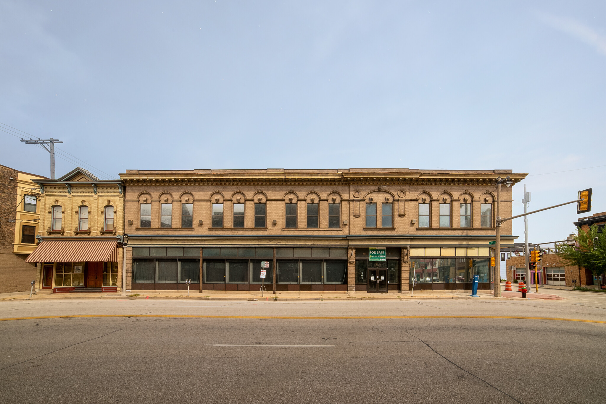 504 W National Ave, Milwaukee, WI à vendre Photo du bâtiment- Image 1 de 1