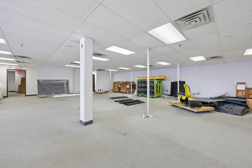 2699 Scioto Pky, Columbus, OH for sale - Building Photo - Image 2 of 17