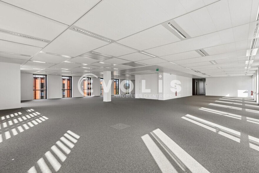 Office in Chevilly-Larue for lease - Building Photo - Image 1 of 25