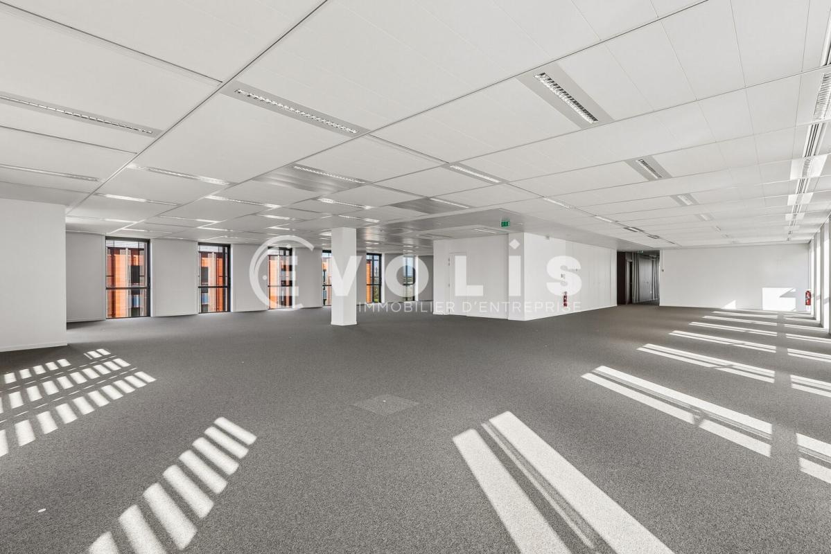 Office in Chevilly-Larue for lease Building Photo- Image 1 of 26