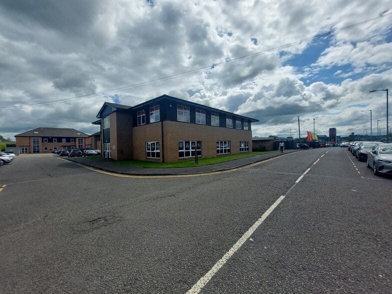 Players Rd, Stirling for lease - Building Photo - Image 1 of 3