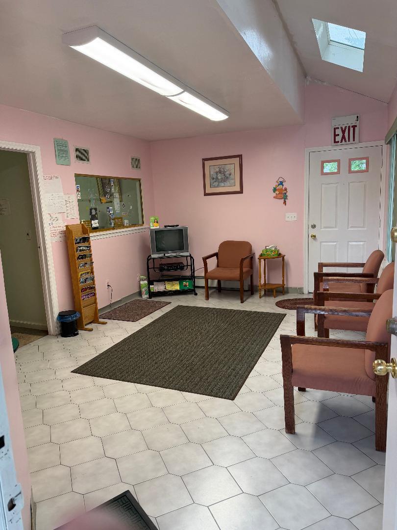 973 Targee St, Staten Island, NY for lease Interior Photo- Image 1 of 6