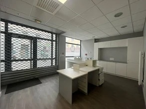 15-17 Rue Masaryk, Lyon for lease Interior Photo- Image 1 of 7