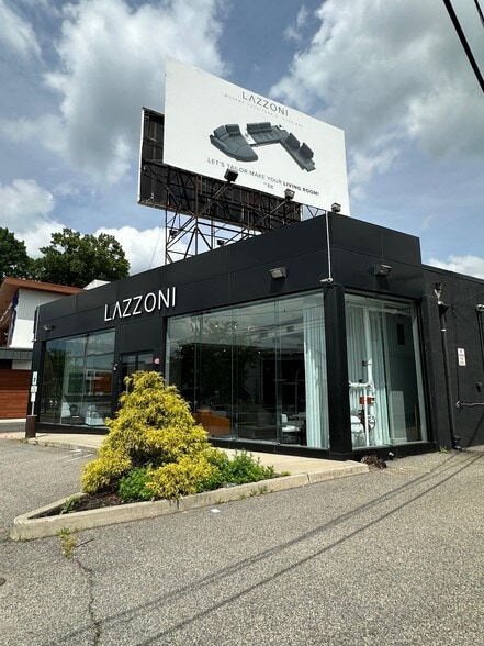 68 Route 17, Paramus, NJ for lease - Building Photo - Image 2 of 9