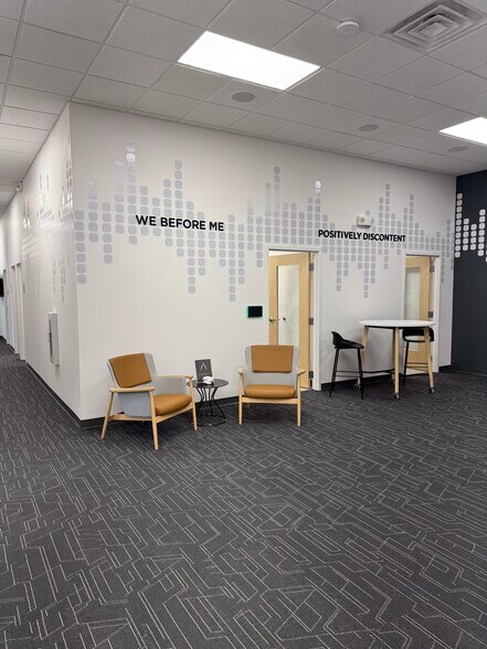 200 Paper Pl, Mosinee, WI à louer - Photo intérieure - Image 2 de 10