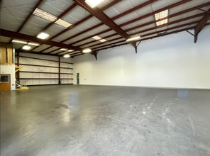 2254-2256 Massaro Blvd, Tampa, FL for lease Interior Photo- Image 1 of 5
