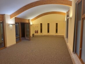 Paddock House Ln, Wetherby for lease Interior Photo- Image 1 of 2