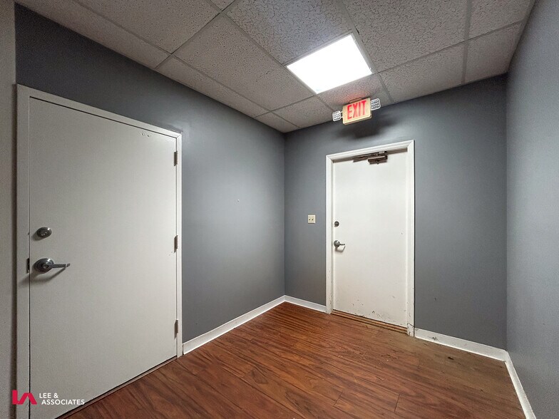 320 Winn Way, Decatur, GA à louer - Photo du bâtiment - Image 3 de 17