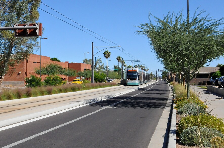 1021 E Washington St, Phoenix, AZ à louer - Photo du bâtiment - Image 2 de 25