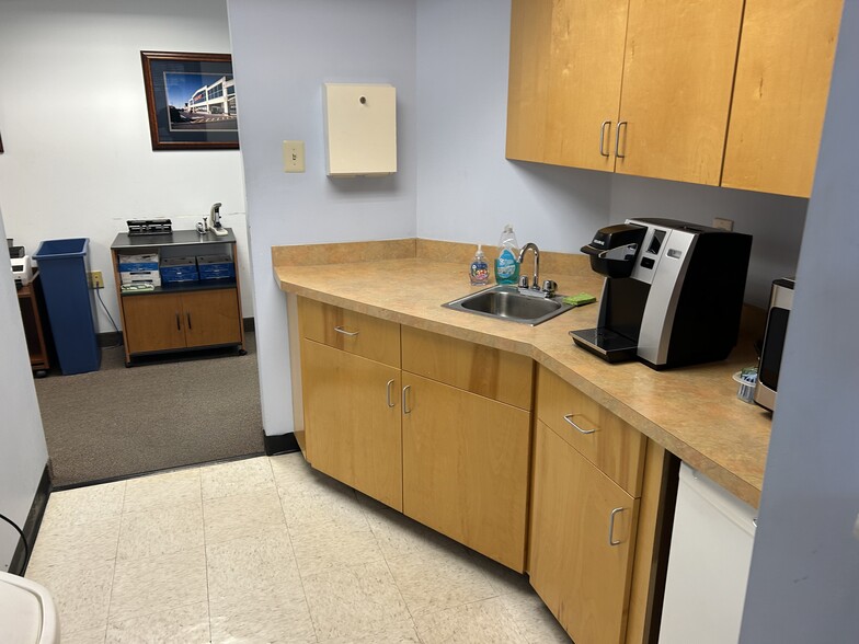 1301 Lancaster Ave, Berwyn, PA for lease - Interior Photo - Image 3 of 15