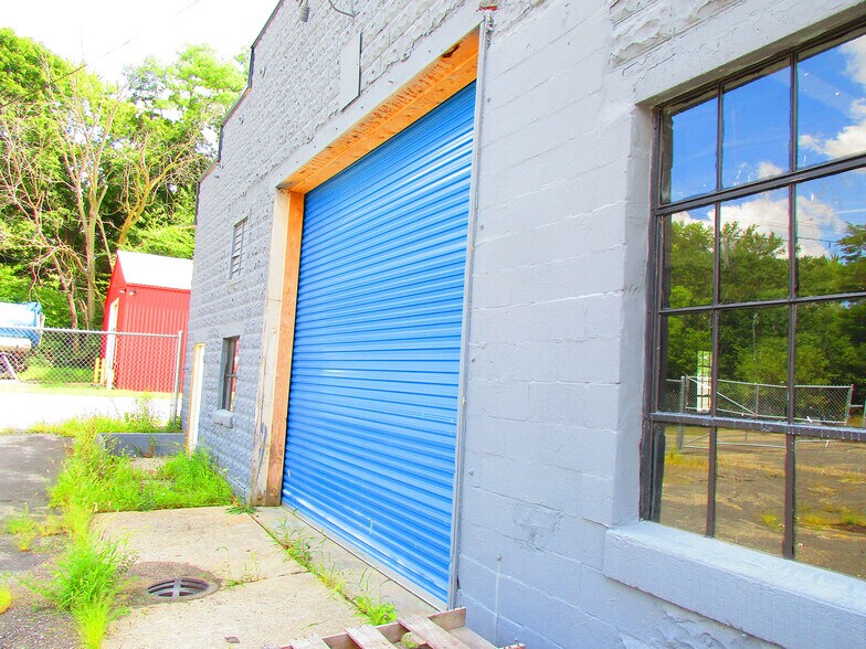 3637 E Michigan Ave, Kalamazoo, MI à louer - Photo du bâtiment - Image 2 de 5