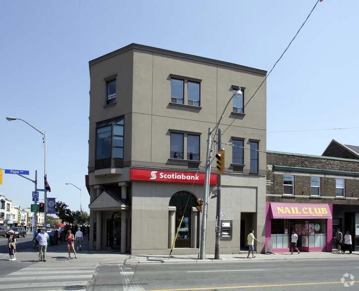 659-671 Danforth Av, Toronto, ON for lease - Building Photo - Image 3 of 5
