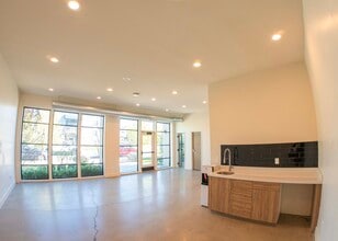 1586 E Stratford Ave, Salt Lake City, UT à louer Photo intérieure- Image 2 de 3