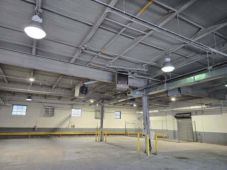 212 28th St, Brooklyn, NY for lease - Building Photo - Image 3 of 14