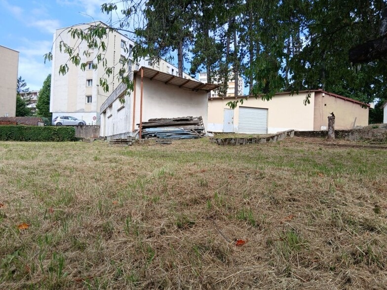 Flex in Besançon for sale - Building Photo - Image 1 of 5