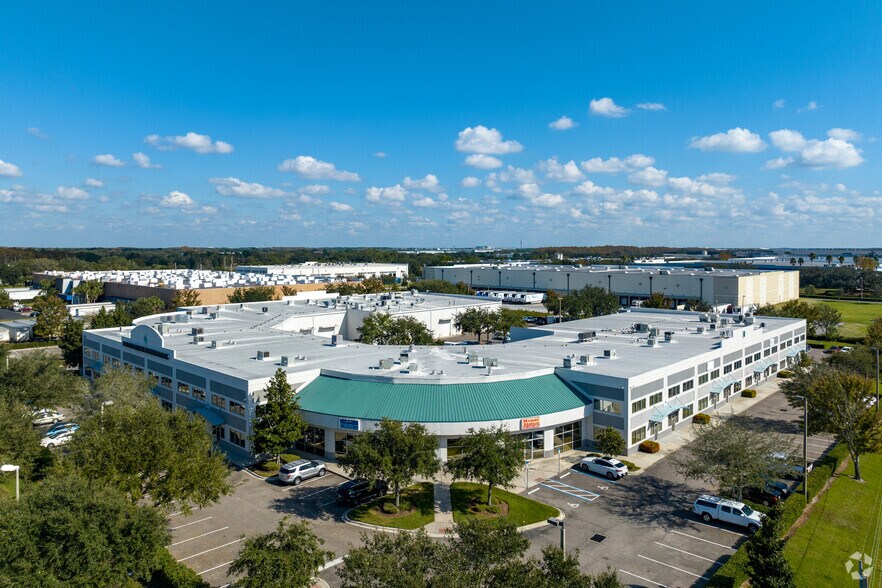 10501 S Orange Ave, Orlando, FL à vendre - Photo du bâtiment - Image 3 de 83