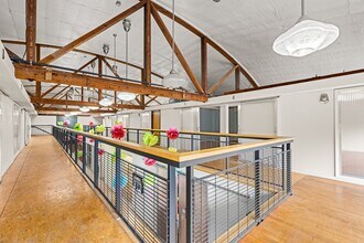 136 SE 3rd Ave, Hillsboro, OR à louer Photo intérieure- Image 2 de 11