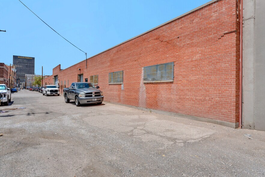 220 N Saint Vrain St, El Paso, TX à vendre - Photo du bâtiment - Image 3 de 9