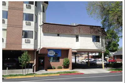 501 W 1st St, Reno, NV à louer - Photo du bâtiment - Image 2 de 8
