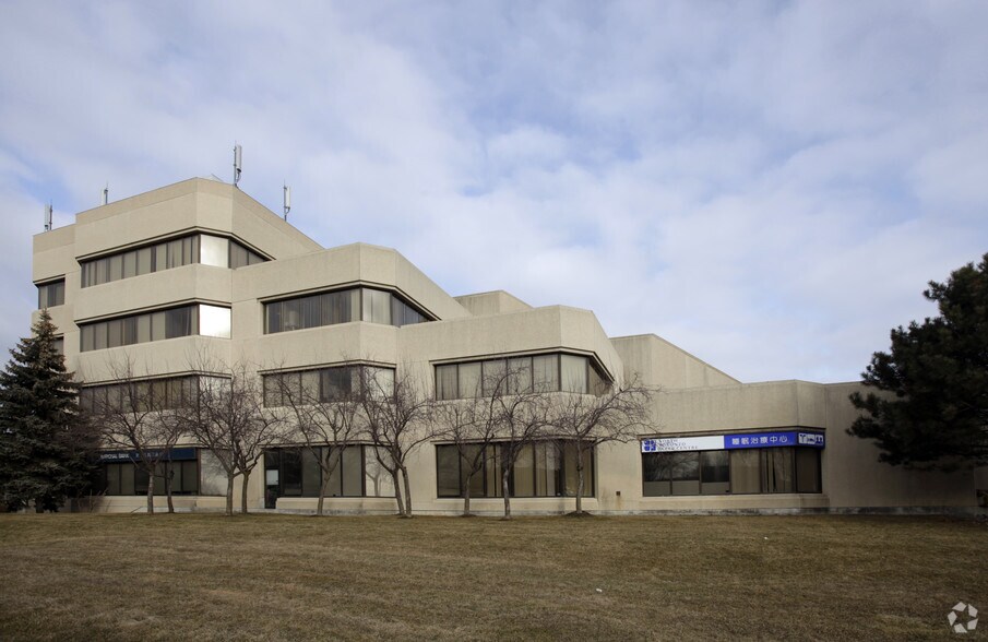 4040 Finch Ave E, Toronto, ON à louer - Photo du bâtiment - Image 2 de 15