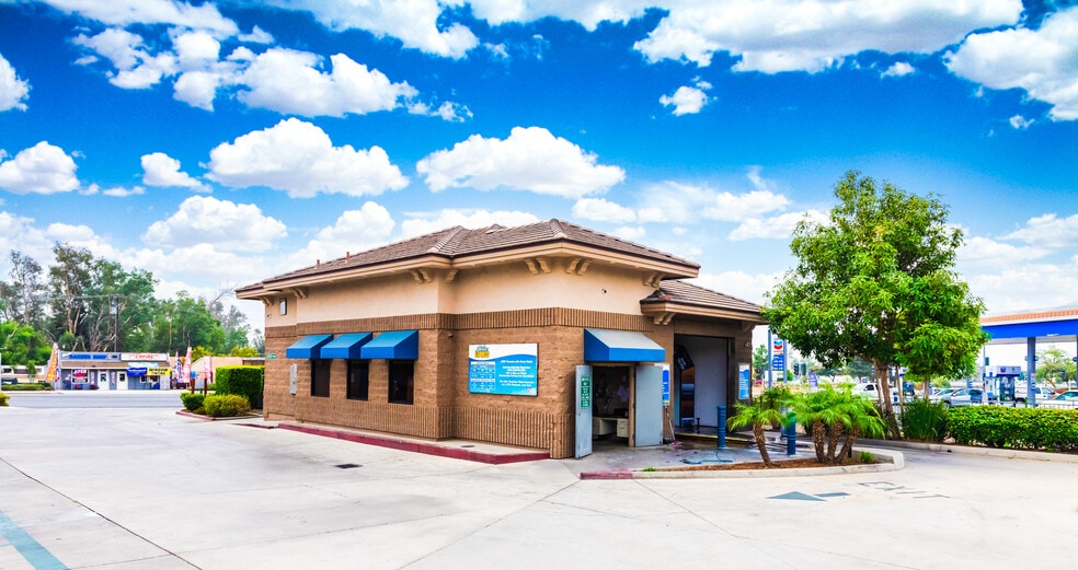 8675 Limonite Ave, Jurupa Valley, CA à vendre - Photo du bâtiment - Image 3 de 18