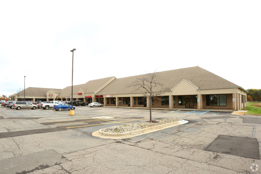 4009-4045 Owen Rd, Fenton, MI for sale - Building Photo - Image 1 of 1