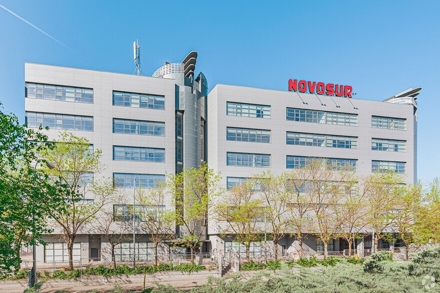 Avenida los Rosales, 42, Madrid, Madrid à vendre - Photo du bâtiment - Image 2 de 2