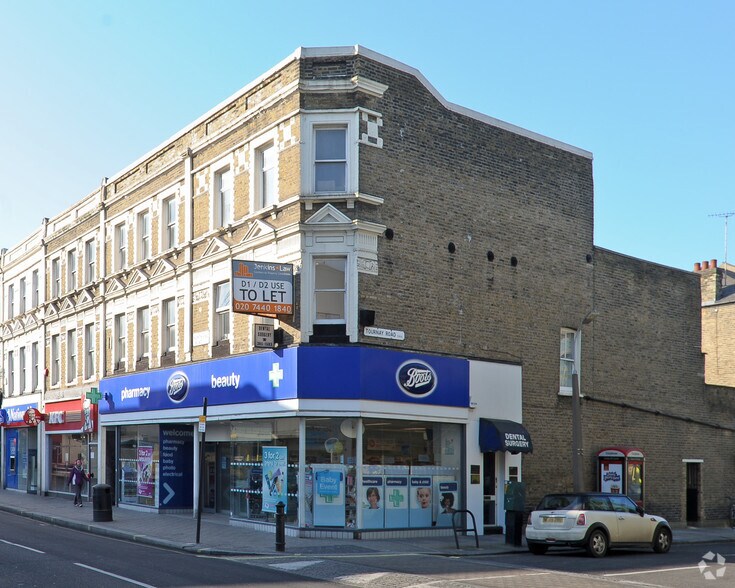 322 North End Rd, Londres à louer - Photo du bâtiment - Image 2 de 4