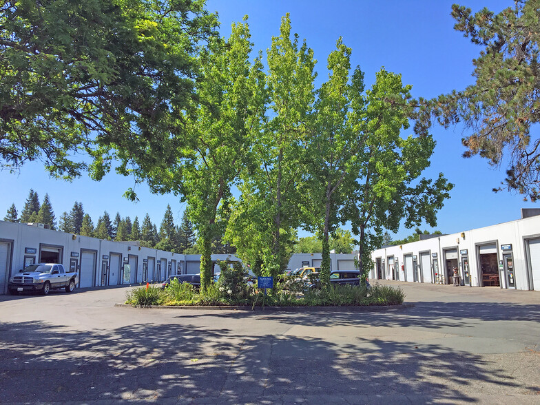 840-880 Piner Rd, Santa Rosa, CA for lease - Building Photo - Image 2 of 3