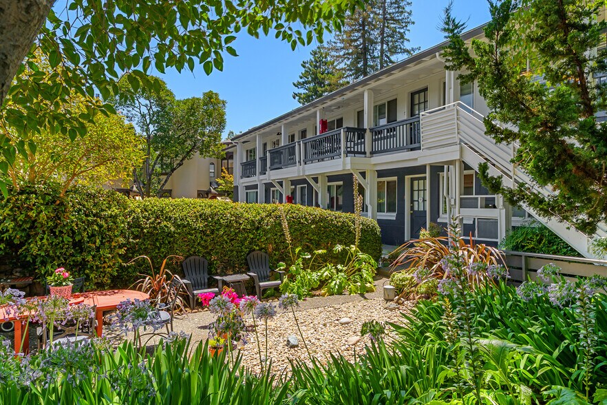 15 San Rafael Ave, San Anselmo, CA à vendre - Photo du bâtiment - Image 1 de 12