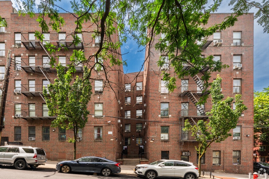 158-160 W 168th St, Bronx, NY for sale - Building Photo - Image 3 of 4