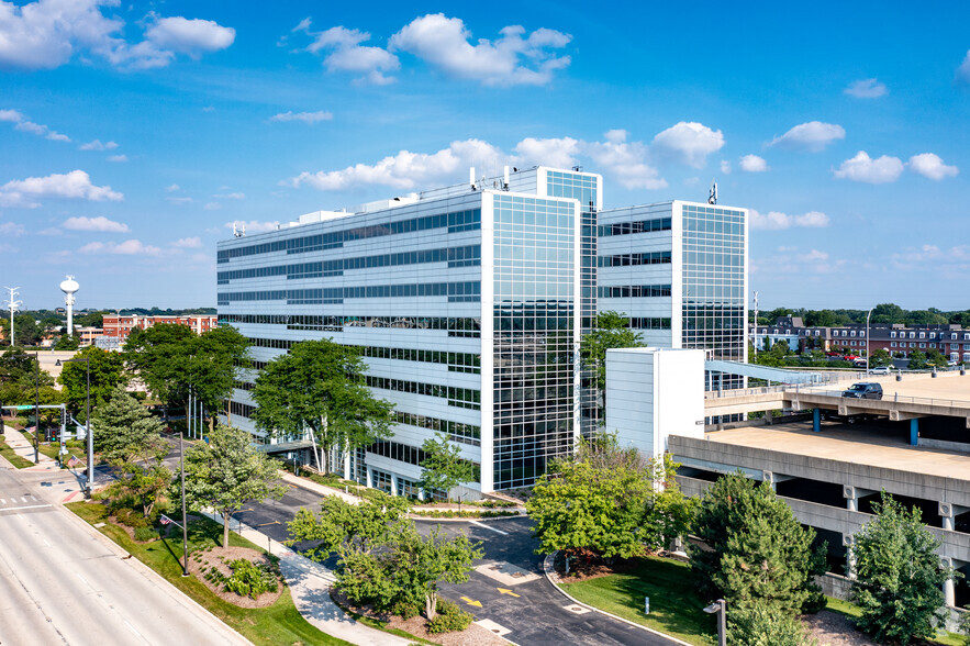 1111 W 22nd St, Oak Brook, IL à louer - Photo du bâtiment - Image 1 de 12