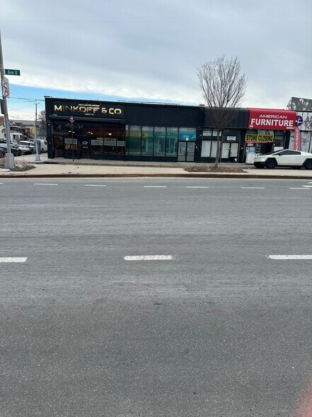 4201-4209 Avenue U, Brooklyn, NY à louer - Photo du bâtiment - Image 1 de 2