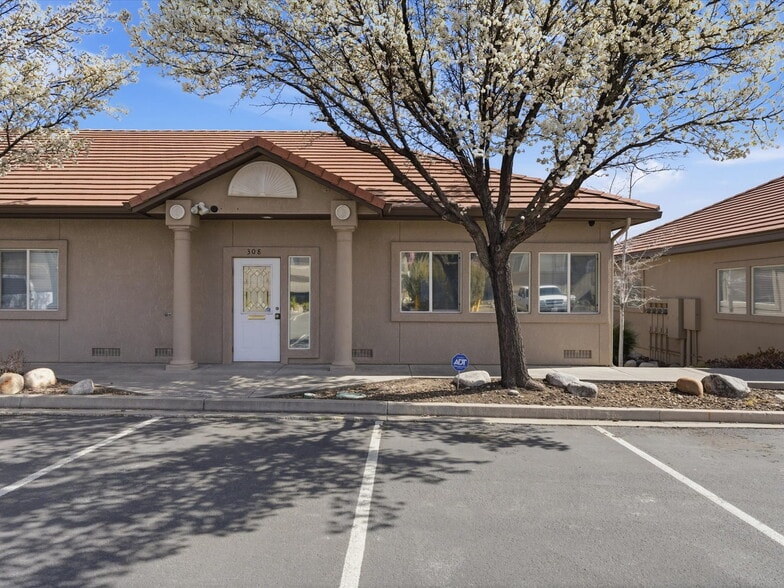 2225 Green Vista Blvd, Sparks, NV for sale - Building Photo - Image 2 of 20
