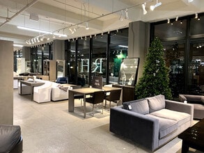 224-246 E Chicago St, Milwaukee, WI for lease Building Photo- Image 2 of 5