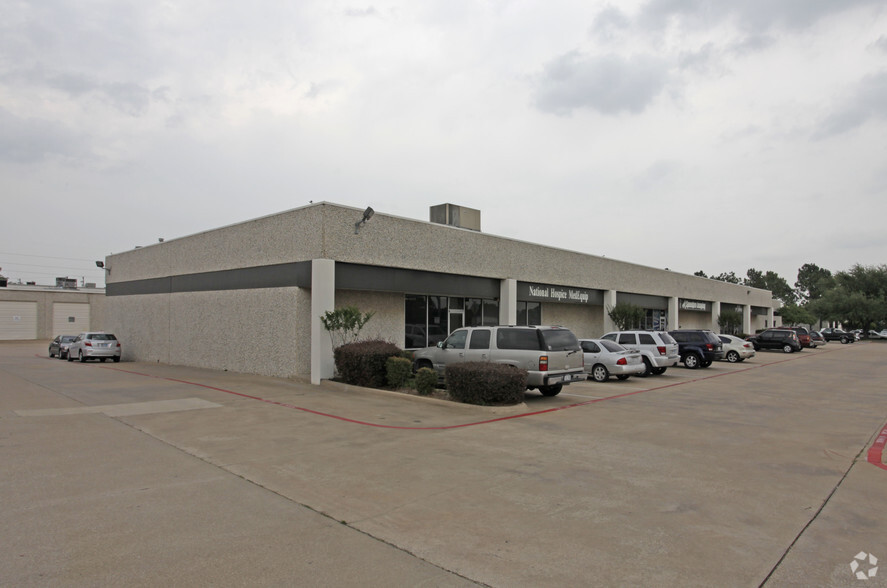 7331-7477 Airport Fwy, Richland Hills, TX for lease - Building Photo - Image 3 of 8