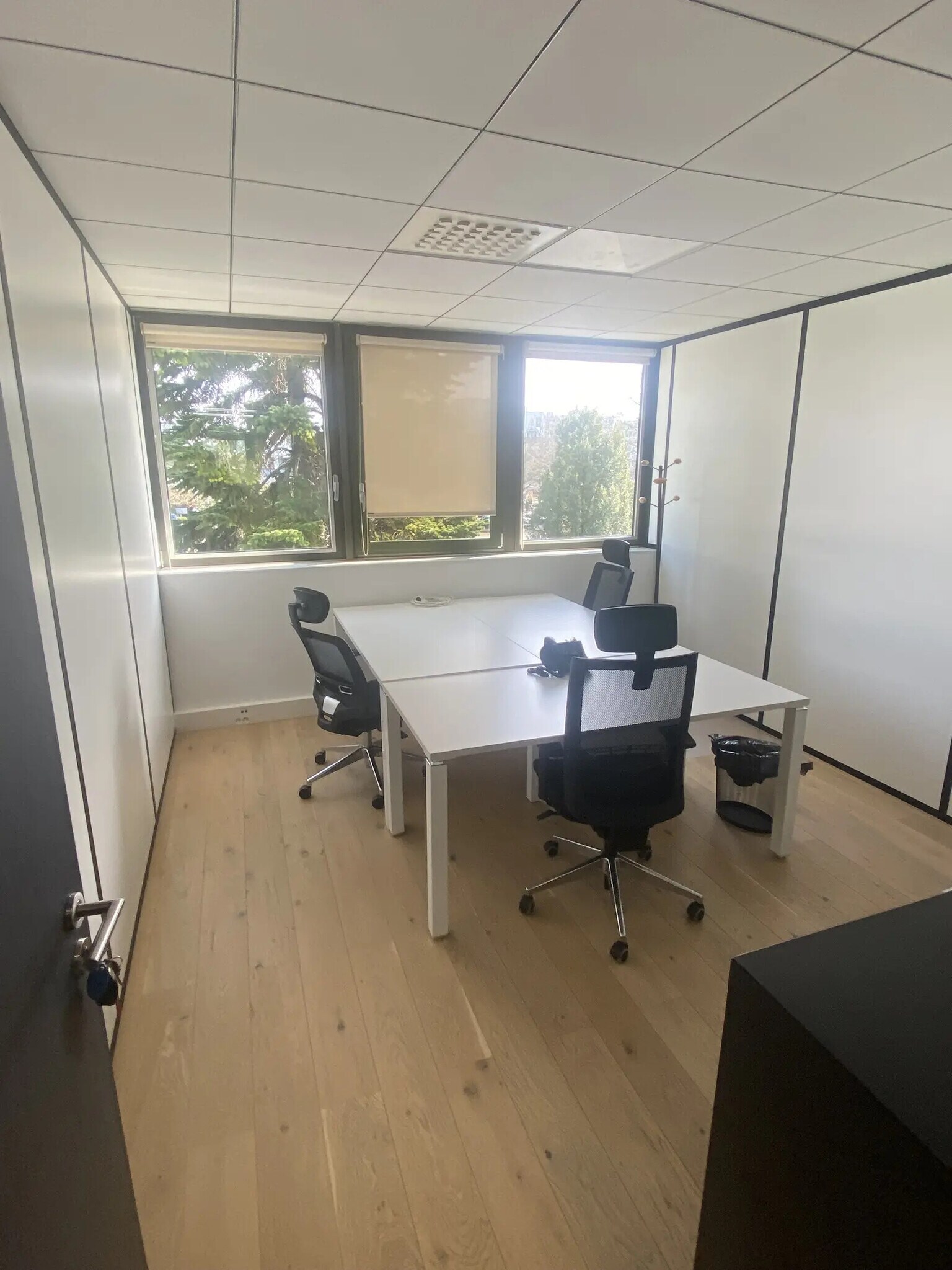 Office in Bordeaux for lease Interior Photo- Image 1 of 5