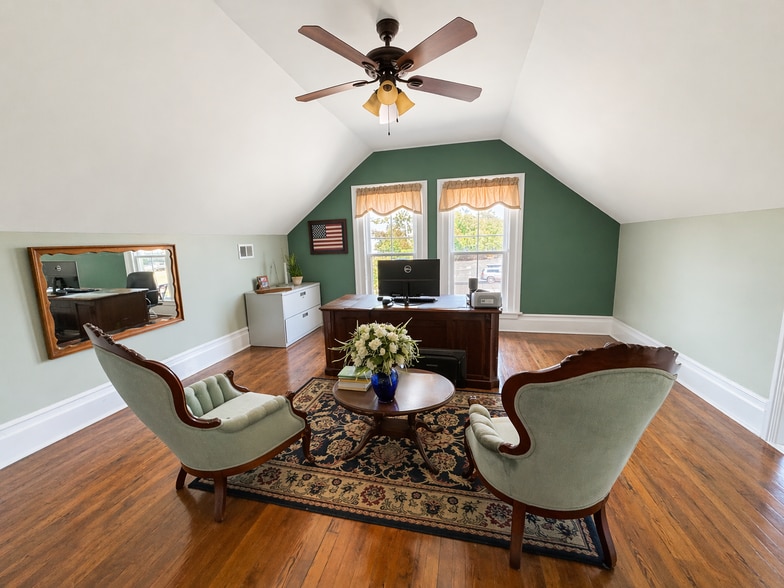 107 W Gregory St, Pensacola, FL for lease - Interior Photo - Image 2 of 6