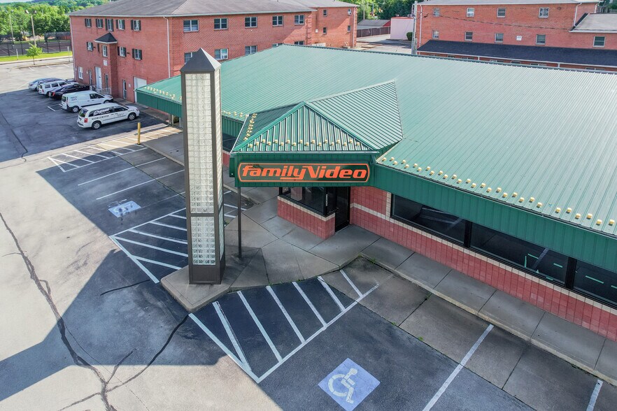 1235 Oakland Ave, Indiana, PA à louer - Photo du bâtiment - Image 2 de 11