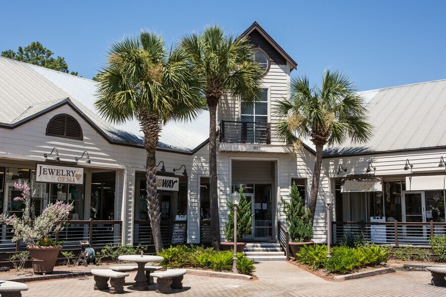 3723 E County Highway 30A, Santa Rosa Beach, FL à louer - Photo du bâtiment - Image 3 de 6