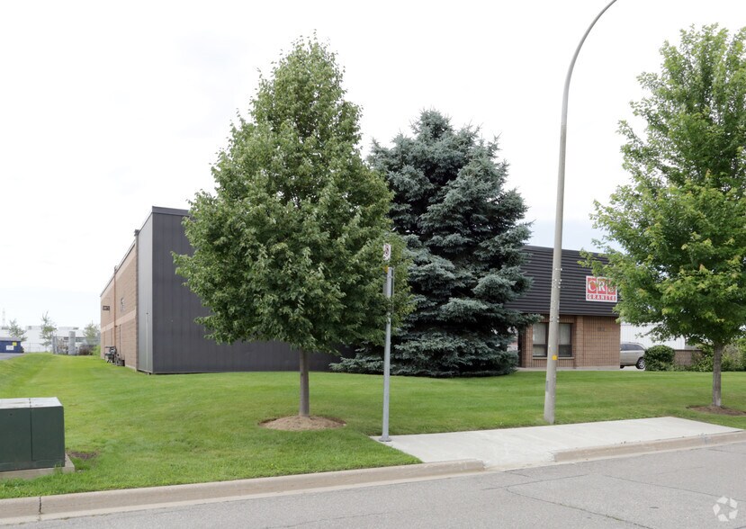 1296 Osprey Dr, Hamilton, ON à vendre - Photo principale - Image 1 de 1