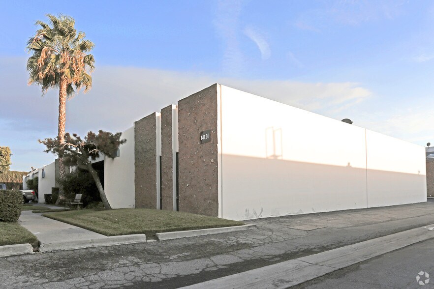 14130 Gannet St, Santa Fe Springs, CA à louer - Photo du bâtiment - Image 3 de 5