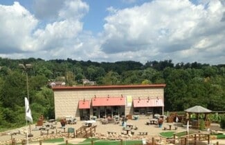 Plus de détails pour 1285 Farm Rd, Uniontown, PA - Sports et divertissement à vendre